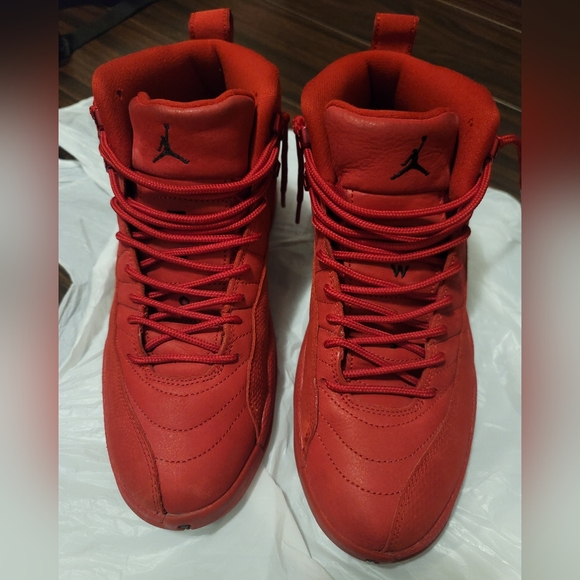 ❌️SOLD JORDAN 12 RETRO in GYM RED - Picture 2 of 6